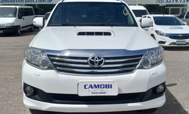 Toyota Hilux SW4 SRV D4-D 4x4 3.0 TDI Dies. Aut 2014 Diesel-0