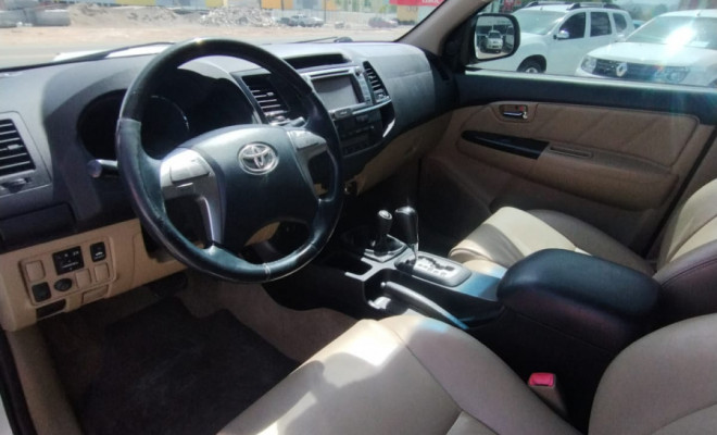 Toyota Hilux SW4 SRV D4-D 4x4 3.0 TDI Dies. Aut 2014 Diesel-8