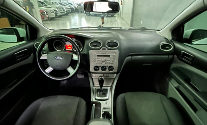 Ford Focus Sed. TI./TI.Plus 2.0 16V Flex  Aut 2013 Flex-4