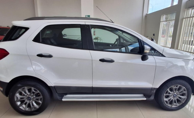 Ford EcoSport FREESTYLE 1.6 16V Flex 5p 2017 Flex-5