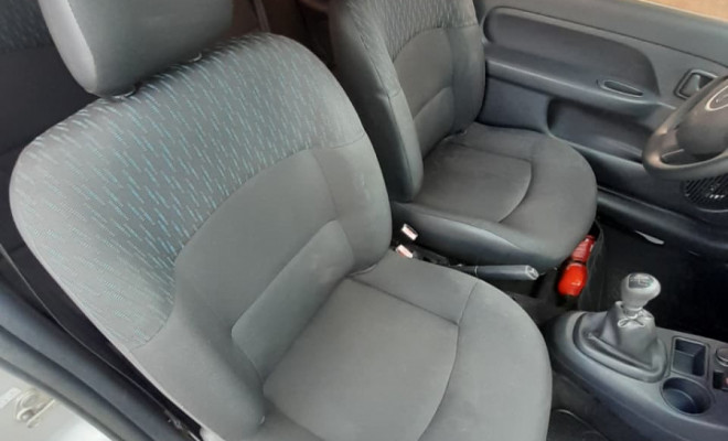 Renault Clio Authentique 1.0/1.0 Hi-Power 16V 3p 2015 Flex-9