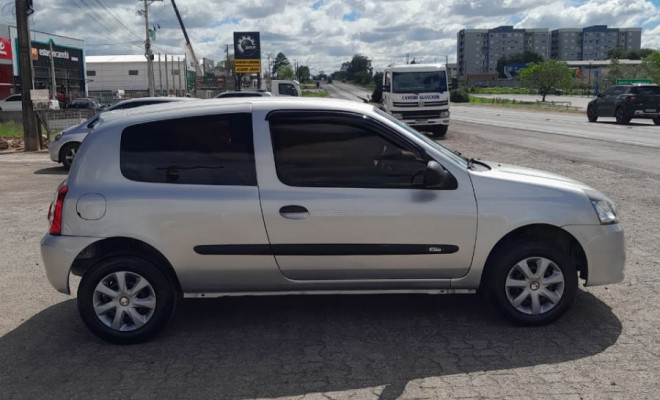 Renault Clio Authentique 1.0/1.0 Hi-Power 16V 3p 2015 Flex-2