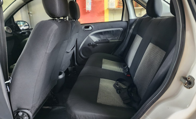 Ford Fiesta Sedan SE 1.6 8V Flex 4p 2014 Flex-5