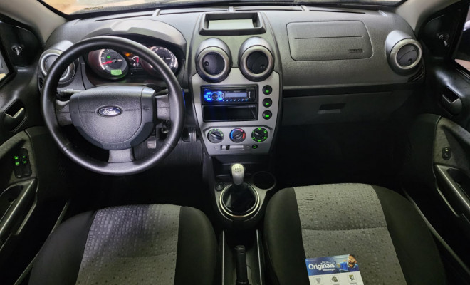 Ford Fiesta Sedan SE 1.6 8V Flex 4p 2014 Flex-6