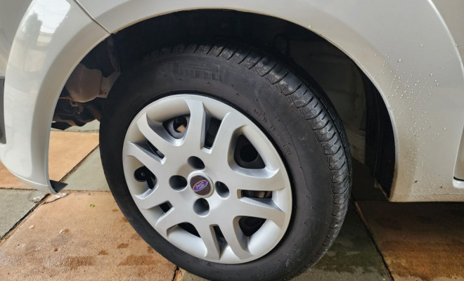 Ford Fiesta Sedan SE 1.6 8V Flex 4p 2014 Flex-9