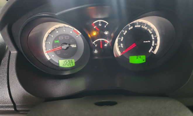 Ford Fiesta Sedan SE 1.6 8V Flex 4p 2014 Flex-8