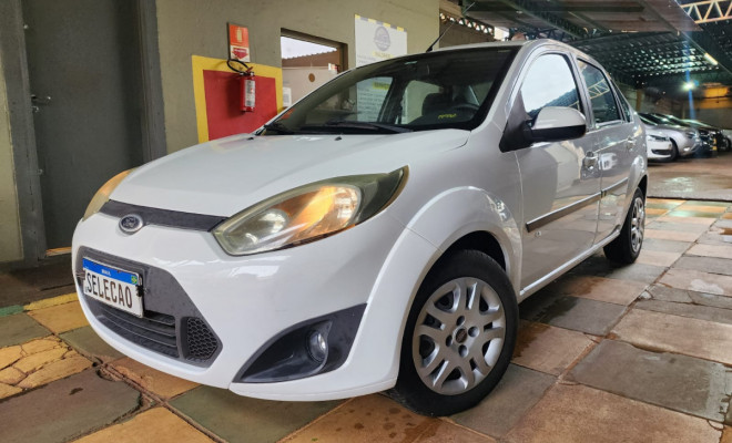 Ford Fiesta Sedan SE 1.6 8V Flex 4p 2014 Flex