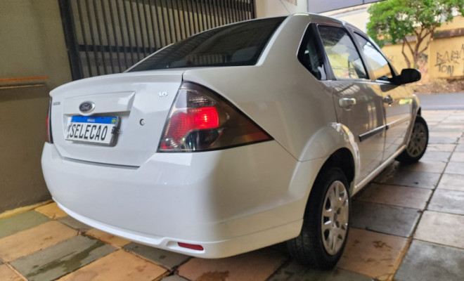 Ford Fiesta Sedan SE 1.6 8V Flex 4p 2014 Flex-2
