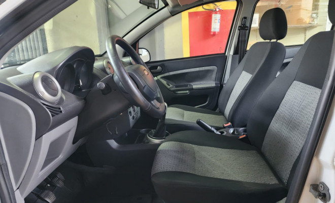Ford Fiesta Sedan SE 1.6 8V Flex 4p 2014 Flex-7