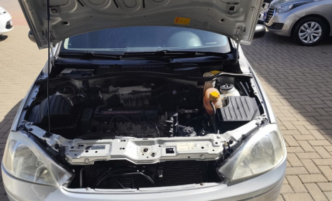 GM - Chevrolet Corsa Sedan 1.0 MPFI 8V 71cv 4p 2004 Gasolina-7