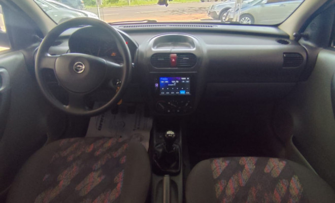 GM - Chevrolet Corsa Sedan 1.0 MPFI 8V 71cv 4p 2004 Gasolina-5