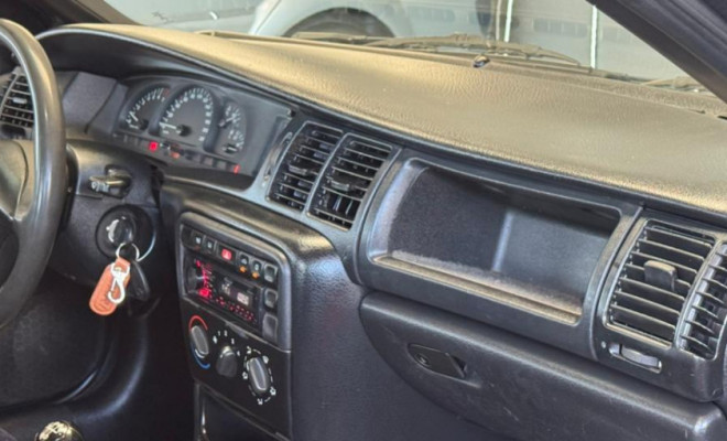 GM - Chevrolet Vectra GLS/Expres.2.2/ 2.0 e 2.0 CD 8V 1999 Gasolina-6