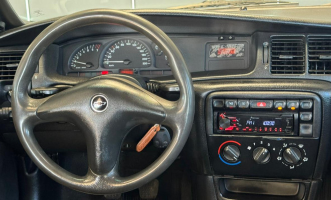 GM - Chevrolet Vectra GLS/Expres.2.2/ 2.0 e 2.0 CD 8V 1999 Gasolina-3