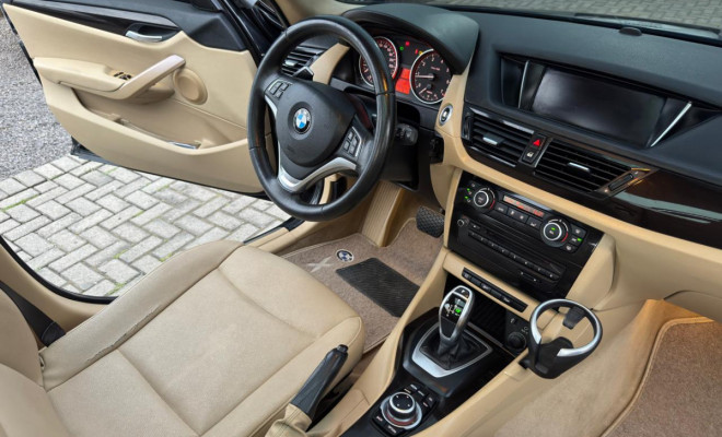 BMW X1 SDRIVE 20i 2.0/2.0 TB Acti.Flex Aut. 2014 Gasolina-17