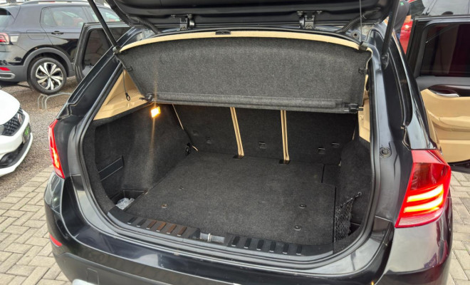 BMW X1 SDRIVE 20i 2.0/2.0 TB Acti.Flex Aut. 2014 Gasolina-9