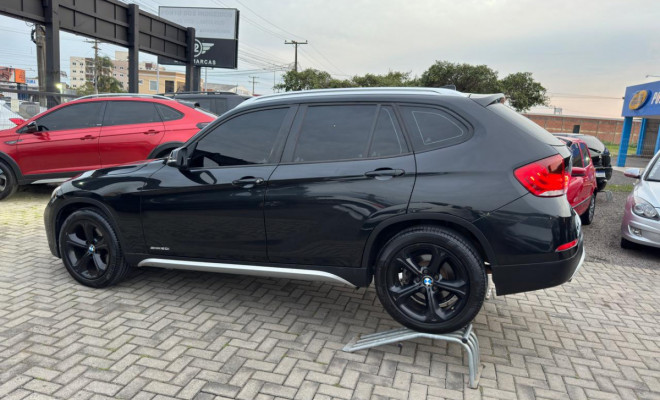 BMW X1 SDRIVE 20i 2.0/2.0 TB Acti.Flex Aut. 2014 Gasolina-15
