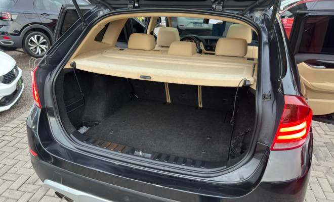 BMW X1 SDRIVE 20i 2.0/2.0 TB Acti.Flex Aut. 2014 Gasolina-10