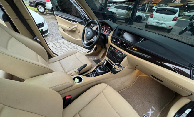 BMW X1 SDRIVE 20i 2.0/2.0 TB Acti.Flex Aut. 2014 Gasolina-26