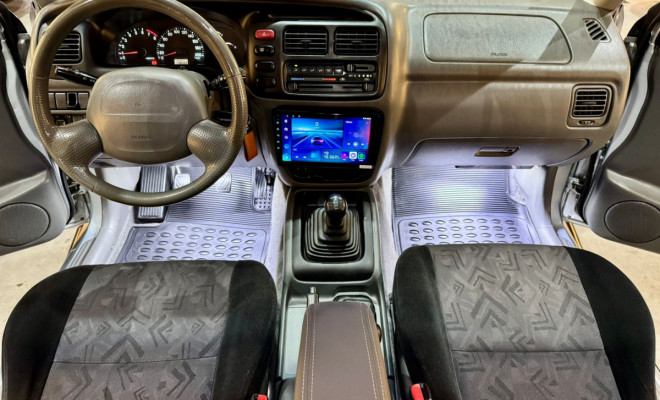 GM - Chevrolet TRACKER 2.0 16v 128cv MPFI 4x4 5p 2009 Gasolina-5