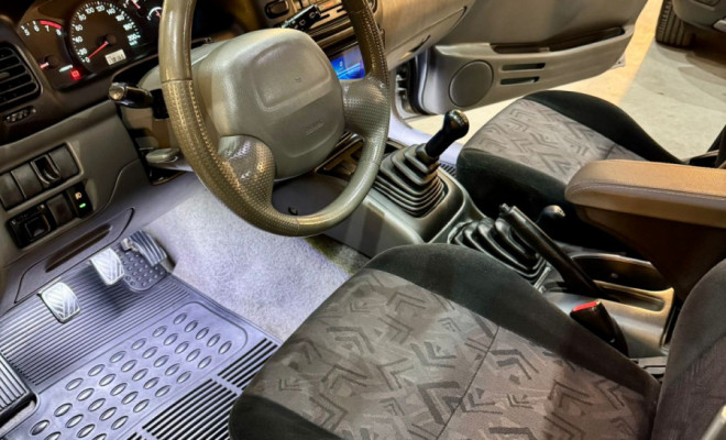 GM - Chevrolet TRACKER 2.0 16v 128cv MPFI 4x4 5p 2009 Gasolina-6