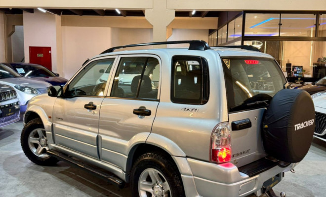 GM - Chevrolet TRACKER 2.0 16v 128cv MPFI 4x4 5p 2009 Gasolina-2