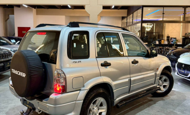 GM - Chevrolet TRACKER 2.0 16v 128cv MPFI 4x4 5p 2009 Gasolina-3