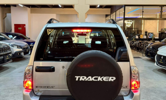 GM - Chevrolet TRACKER 2.0 16v 128cv MPFI 4x4 5p 2009 Gasolina-14