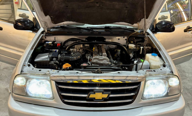 GM - Chevrolet TRACKER 2.0 16v 128cv MPFI 4x4 5p 2009 Gasolina-15