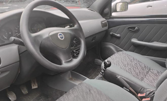 Fiat Strada 1.3 mpi Fire 8V 67cv CS 2004 Gasolina-4