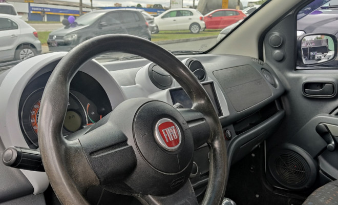 Fiat UNO VIVACE Celeb. 1.0 EVO F. Flex 8V 3p 2014 Flex-6