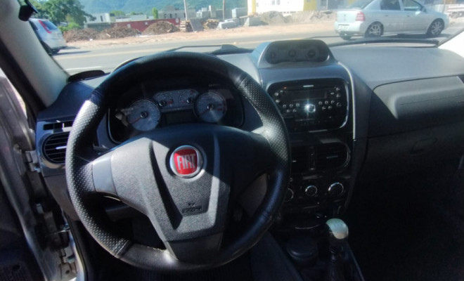 Fiat Strada Adventure 1.8/ 1.8 Locker Flex CE 2013-8