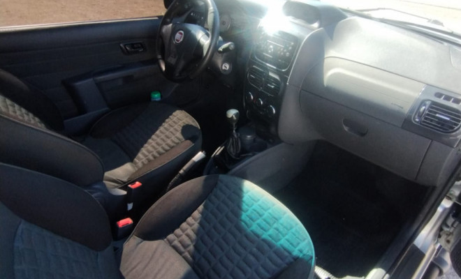 Fiat Strada Adventure 1.8/ 1.8 Locker Flex CE 2013-7