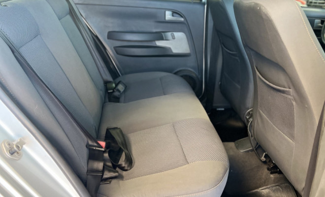 VW - VolksWagen Fox 1.0 Mi Total Flex 8V 5p 2010 Flex-7