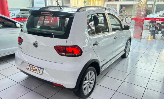 VW - VolksWagen Fox TRACK 1.0 Flex 12V 5p 2018 Flex-2