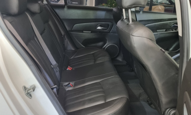 GM - Chevrolet CRUZE HB Sport LT 1.8 16V FlexP. 5p Aut 2014 Flex-6