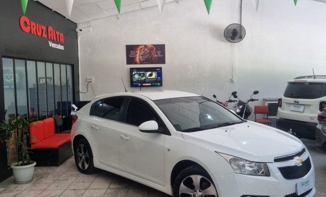 GM - Chevrolet CRUZE HB Sport LT 1.8 16V FlexP. 5p Aut 2014 Flex-0