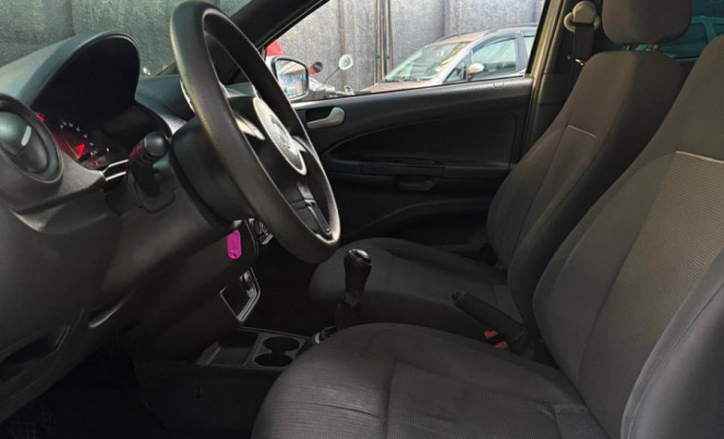 VW - VolksWagen Gol (novo) 1.0 Mi Total Flex 8V 4p 2014 Flex-4