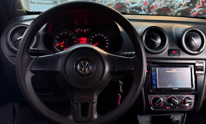 VW - VolksWagen Gol (novo) 1.0 Mi Total Flex 8V 4p 2014 Flex-9