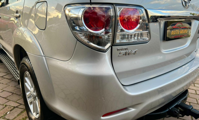 Toyota Hilux SW4 SRV D4-D 4x4 3.0 TDI Dies. Aut 2014 Diesel-3