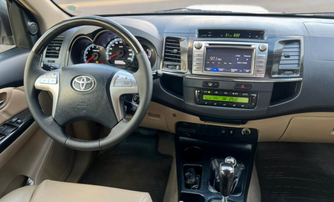 Toyota Hilux SW4 SRV D4-D 4x4 3.0 TDI Dies. Aut 2014 Diesel-12