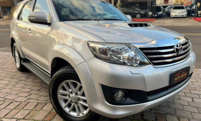 Toyota Hilux SW4 SRV D4-D 4x4 3.0 TDI Dies. Aut 2014 Diesel-6