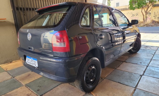 VW - VolksWagen Gol 1.0 Plus 16v 4p 2000 Gasolina-2