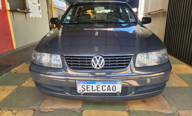 VW - VolksWagen Gol 1.0 Plus 16v 4p 2000 Gasolina-0
