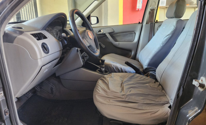 VW - VolksWagen Gol 1.0 Plus 16v 4p 2000 Gasolina-7