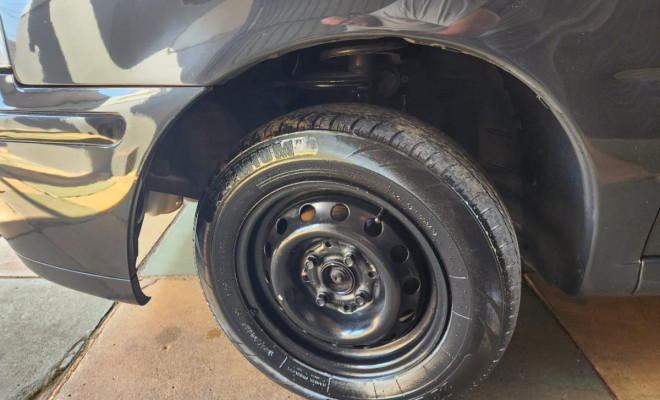 VW - VolksWagen Gol 1.0 Plus 16v 4p 2000 Gasolina-8