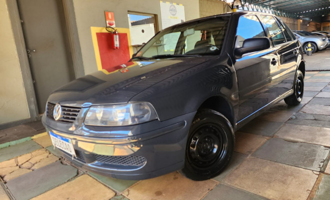 VW - VolksWagen Gol 1.0 Plus 16v 4p 2000 Gasolina