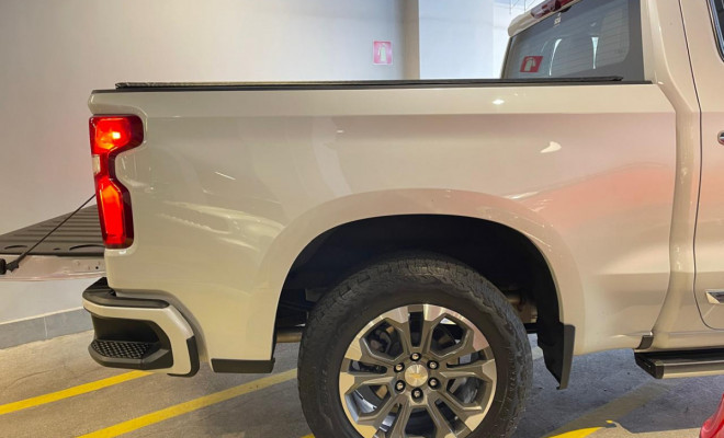 GM - Chevrolet Silverado High Country 5.3 V8 AWD Aut. 2024 Gasolina-4