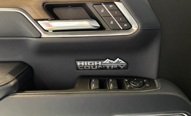 GM - Chevrolet Silverado High Country 5.3 V8 AWD Aut. 2024 Gasolina-17