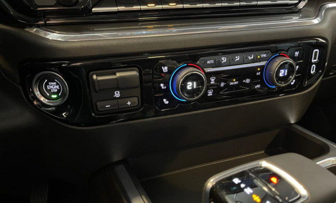 GM - Chevrolet Silverado High Country 5.3 V8 AWD Aut. 2024 Gasolina-9