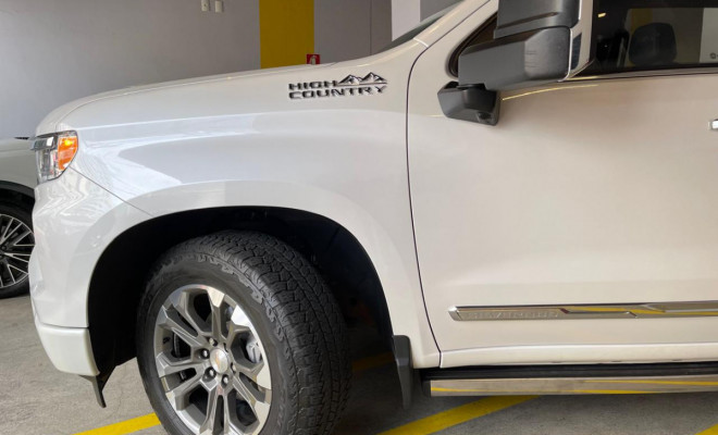 GM - Chevrolet Silverado High Country 5.3 V8 AWD Aut. 2024 Gasolina-3